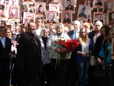 Не прервется связь поколений: в городе Новозыбков открыта мемориальная табличка на здании бывшего военного госпиталя и совершена панихида о павших героях, освобождавших город в годы Великой Отечественной Войны