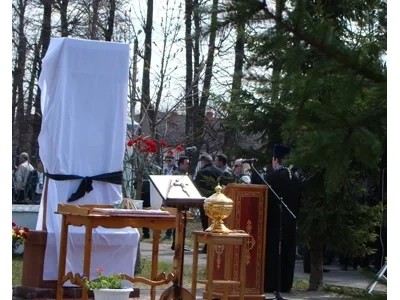 Хачкар – армянский Крест-памятник – освящен в Новозыбкове в память 100-летия геноцида армян в Турецкой империи