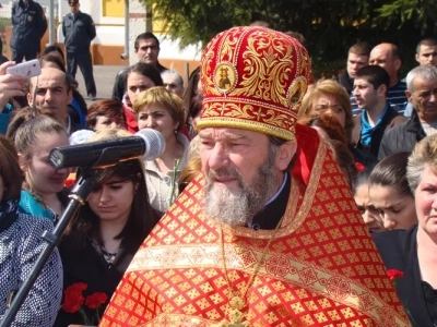 Хачкар – армянский Крест-памятник – освящен в Новозыбкове в память 100-летия геноцида армян в Турецкой империи