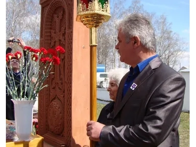 Хачкар – армянский Крест-памятник – освящен в Новозыбкове в память 100-летия геноцида армян в Турецкой империи