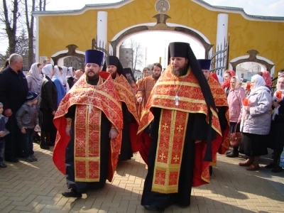 ХРИСТОС ВОСКРЕСЕ! Свет Христов просвещает всех! – в Новозыбковском благочинии встретили Благодатный Огонь