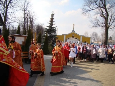 ХРИСТОС ВОСКРЕСЕ! Свет Христов просвещает всех! – в Новозыбковском благочинии встретили Благодатный Огонь