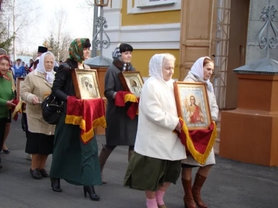 ХРИСТОС ВОСКРЕСЕ! Свет Христов просвещает всех! – в Новозыбковском благочинии встретили Благодатный Огонь