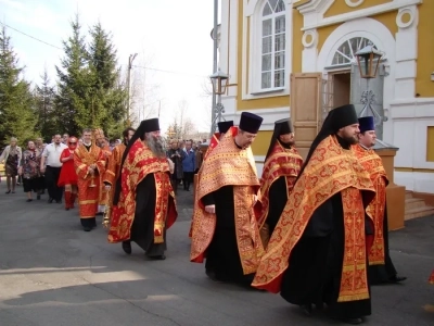 ХРИСТОС ВОСКРЕСЕ! Свет Христов просвещает всех! – в Новозыбковском благочинии встретили Благодатный Огонь