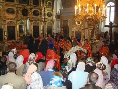 ХРИСТОС ВОСКРЕСЕ! Свет Христов просвещает всех! – в Новозыбковском благочинии встретили Благодатный Огонь