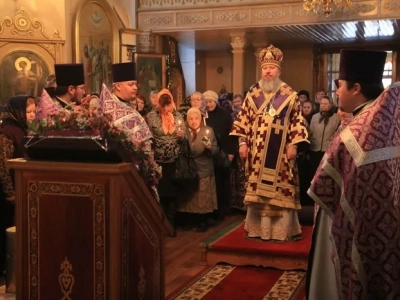 Впервые Митрополит севершил Божественную литургию в храме в честь чуда Архистратига Михаила в Хонех города Новозыбкова Клинцовской Епархии