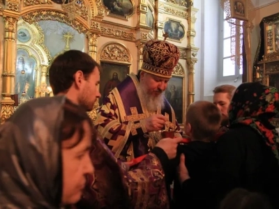 Впервые Митрополит севершил Божественную литургию в храме в честь чуда Архистратига Михаила в Хонех города Новозыбкова Клинцовской Епархии