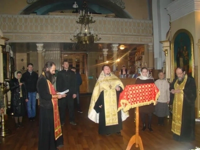 Несколько тысяч человек собралось на молитву в Новозыбковском благочинии у ковчега с частицей мощей святого Пророка, Предтечи и Крестителя Господня Иоанна