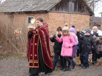 Несколько тысяч человек собралось на молитву в Новозыбковском благочинии у ковчега с частицей мощей святого Пророка, Предтечи и Крестителя Господня Иоанна