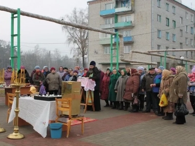 Несколько тысяч человек собралось на молитву в Новозыбковском благочинии у ковчега с частицей мощей святого Пророка, Предтечи и Крестителя Господня Иоанна