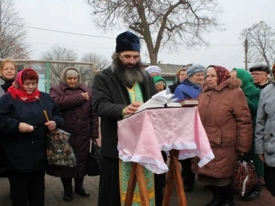 Несколько тысяч человек собралось на молитву в Новозыбковском благочинии у ковчега с частицей мощей святого Пророка, Предтечи и Крестителя Господня Иоанна