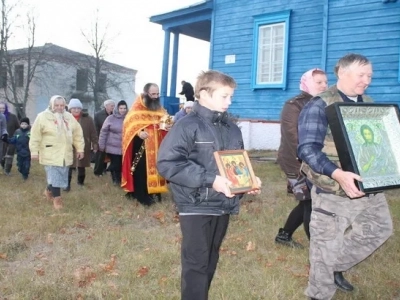 Несколько тысяч человек собралось на молитву в Новозыбковском благочинии у ковчега с частицей мощей святого Пророка, Предтечи и Крестителя Господня Иоанна