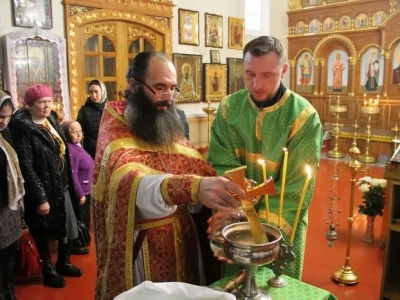 Несколько тысяч человек собралось на молитву в Новозыбковском благочинии у ковчега с частицей мощей святого Пророка, Предтечи и Крестителя Господня Иоанна