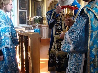 Архиерейское Богослужение в храме в честь Покрова Пресвятой Богородицы г. Злынка. «Радуйся, благая Вратарница, двери райския верным отверзающая!»