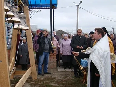 Людковские кампаны: На звоннице новозыбковского храма в честь Рождества Пресвятой Богородицы теперь новые колокола