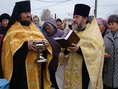 Людковские кампаны: На звоннице новозыбковского храма в честь Рождества Пресвятой Богородицы теперь новые колокола