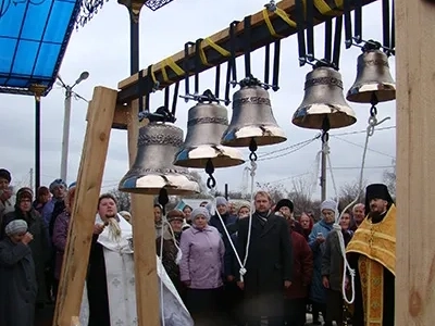 Людковские кампаны: На звоннице новозыбковского храма в честь Рождества Пресвятой Богородицы теперь новые колокола