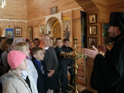 Школьный урок искренней веры в Людковском храме: учащиеся Замишевской школы посетили храм