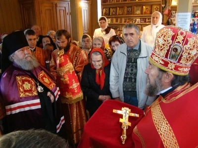 И в честь Архангела Небес, Архистратига Михаила Собор на Красной носит крест. Престольный праздник Соборного храма Новозыбковского благочиния.