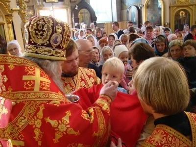 И в честь Архангела Небес, Архистратига Михаила Собор на Красной носит крест. Престольный праздник Соборного храма Новозыбковского благочиния.