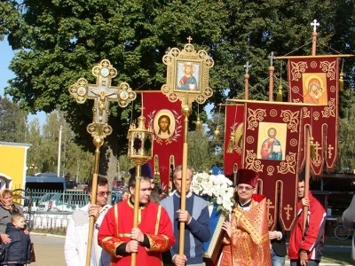 И в честь Архангела Небес, Архистратига Михаила Собор на Красной носит крест. Престольный праздник Соборного храма Новозыбковского благочиния.