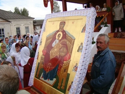 Радость торжества Успения Пресвятой Богородицы Епископ Клинцовский Сергий разделил с духовенством Епархии в п.г.т. Климово