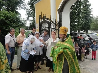 Ковчег с частицей мощей святой блаженной Матроны Московской: святыня в храме в честь чуда Архистратига Михаила в Хонех города Новозыбкова пребывала 48 часов