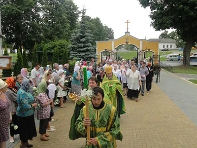 Ковчег с частицей мощей святой блаженной Матроны Московской: святыня в храме в честь чуда Архистратига Михаила в Хонех города Новозыбкова пребывала 48 часов