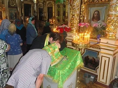 Ковчег с частицей мощей святой блаженной Матроны Московской: святыня в храме в честь чуда Архистратига Михаила в Хонех города Новозыбкова пребывала 48 часов