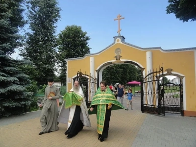 Ковчег с частицей мощей святой блаженной Матроны Московской: святыня в храме в честь чуда Архистратига Михаила в Хонех города Новозыбкова пребывала 48 часов