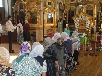 Ковчег с частицей мощей святой блаженной Матроны Московской: святыня в храме в честь чуда Архистратига Михаила в Хонех города Новозыбкова пребывала 48 часов