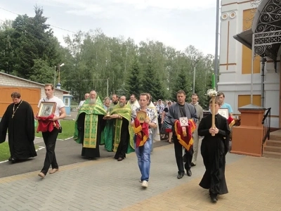 Ковчег с частицей мощей святой блаженной Матроны Московской: святыня в храме в честь чуда Архистратига Михаила в Хонех города Новозыбкова пребывала 48 часов