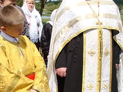 При въезде в село Старые Бобовичи Новозыбковского района установлен и освящен Поклонный Крест