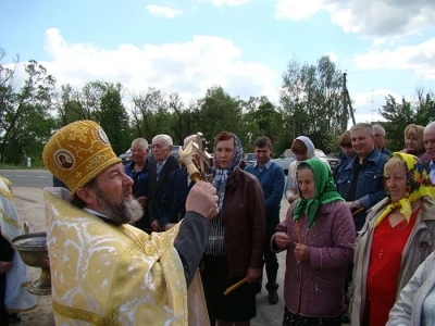 При въезде в село Старые Бобовичи Новозыбковского района установлен и освящен Поклонный Крест