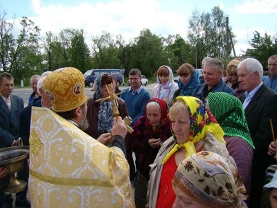 При въезде в село Старые Бобовичи Новозыбковского района установлен и освящен Поклонный Крест