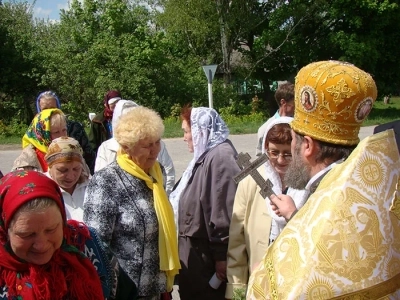 При въезде в село Старые Бобовичи Новозыбковского района установлен и освящен Поклонный Крест