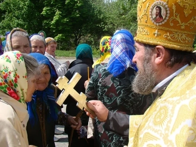 При въезде в село Старые Бобовичи Новозыбковского района установлен и освящен Поклонный Крест