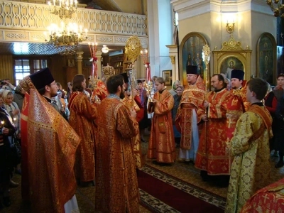 В Неделю святых Жен-Мироносиц Епископ Клинцовский и Трубчевский Сергий совершил Божественную литургию в Новозыбковском благочинии