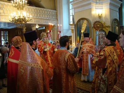 В Неделю святых Жен-Мироносиц Епископ Клинцовский и Трубчевский Сергий совершил Божественную литургию в Новозыбковском благочинии