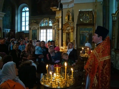 В Неделю святых Жен-Мироносиц Епископ Клинцовский и Трубчевский Сергий совершил Божественную литургию в Новозыбковском благочинии