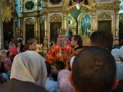 В Неделю святых Жен-Мироносиц Епископ Клинцовский и Трубчевский Сергий совершил Божественную литургию в Новозыбковском благочинии