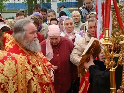 В Неделю святых Жен-Мироносиц Епископ Клинцовский и Трубчевский Сергий совершил Божественную литургию в Новозыбковском благочинии