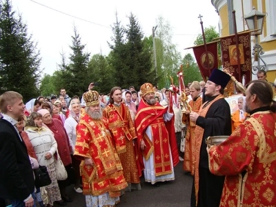 В Неделю святых Жен-Мироносиц Епископ Клинцовский и Трубчевский Сергий совершил Божественную литургию в Новозыбковском благочинии