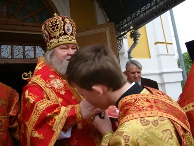 В Неделю святых Жен-Мироносиц Епископ Клинцовский и Трубчевский Сергий совершил Божественную литургию в Новозыбковском благочинии