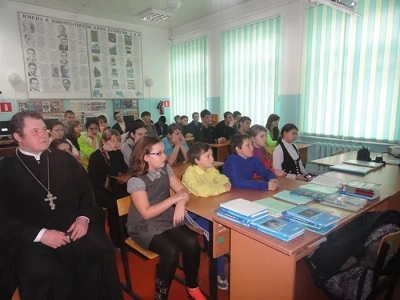 Русская Православная Церковь в Великой Отечественной Войне: Для всех учащихся школы села Новые Бобовичи священник провел Классный час