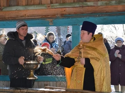 «Сам убо, Человеколюбче Царю, прииди и ныне наитием Святаго Твоего Духа и освяти воду сию» - (Чинопоследование Великаго освящения воды в Богоявление): Крещение Господне 2014 года в Новозыбковском благочинии