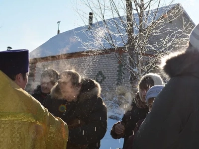 «Сам убо, Человеколюбче Царю, прииди и ныне наитием Святаго Твоего Духа и освяти воду сию» - (Чинопоследование Великаго освящения воды в Богоявление): Крещение Господне 2014 года в Новозыбковском благочинии