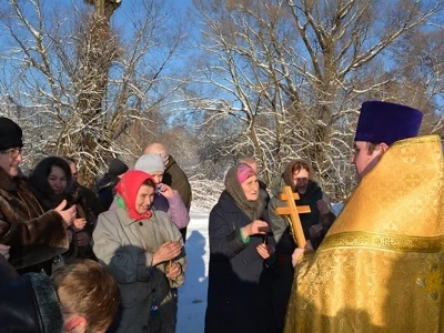 «Сам убо, Человеколюбче Царю, прииди и ныне наитием Святаго Твоего Духа и освяти воду сию» - (Чинопоследование Великаго освящения воды в Богоявление): Крещение Господне 2014 года в Новозыбковском благочинии