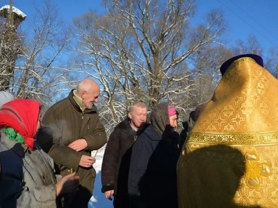 «Сам убо, Человеколюбче Царю, прииди и ныне наитием Святаго Твоего Духа и освяти воду сию» - (Чинопоследование Великаго освящения воды в Богоявление): Крещение Господне 2014 года в Новозыбковском благочинии