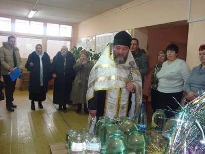 «Сам убо, Человеколюбче Царю, прииди и ныне наитием Святаго Твоего Духа и освяти воду сию» - (Чинопоследование Великаго освящения воды в Богоявление): Крещение Господне 2014 года в Новозыбковском благочинии